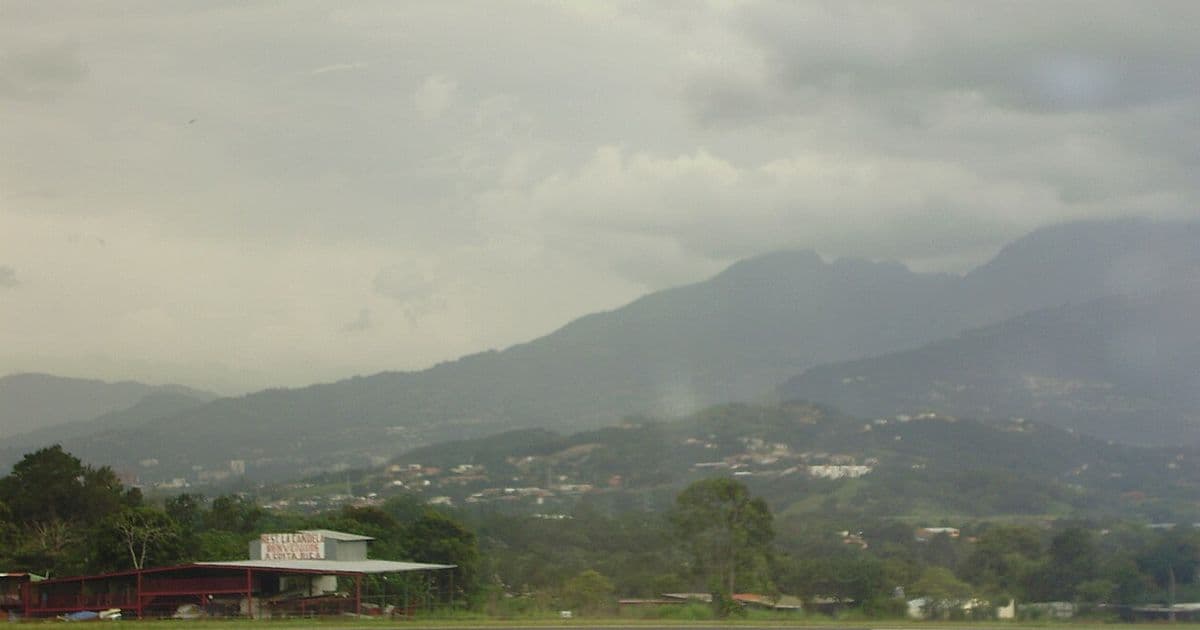 Costa Rica Flights: Complete Guide to Getting There and Around