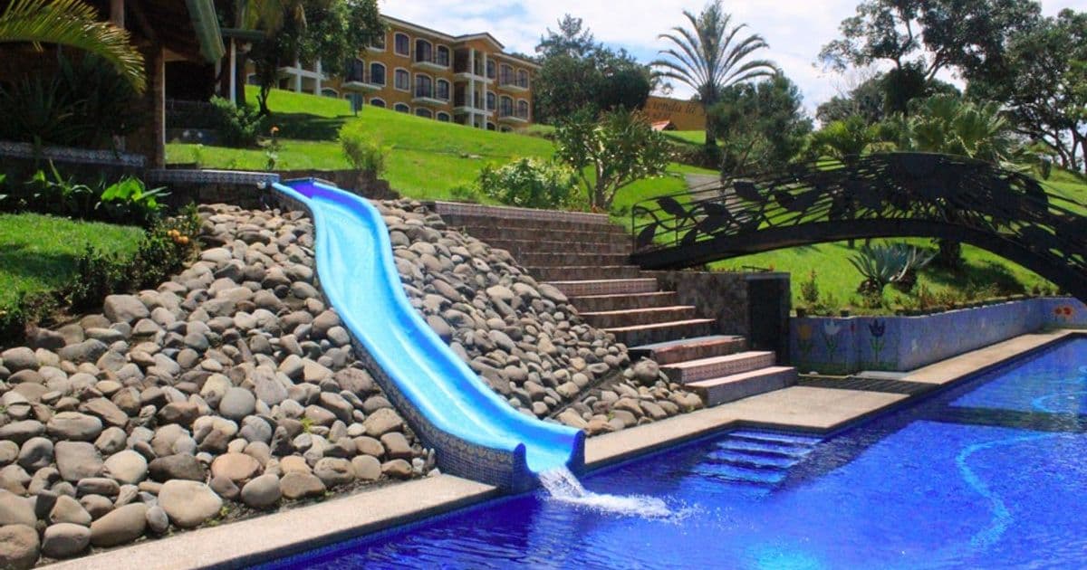 Costa Rica Rentals: Complete Guide to Vacation Homes and Cars